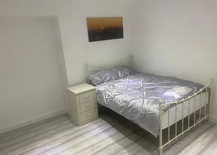 3 Bedroom House In Loughborough